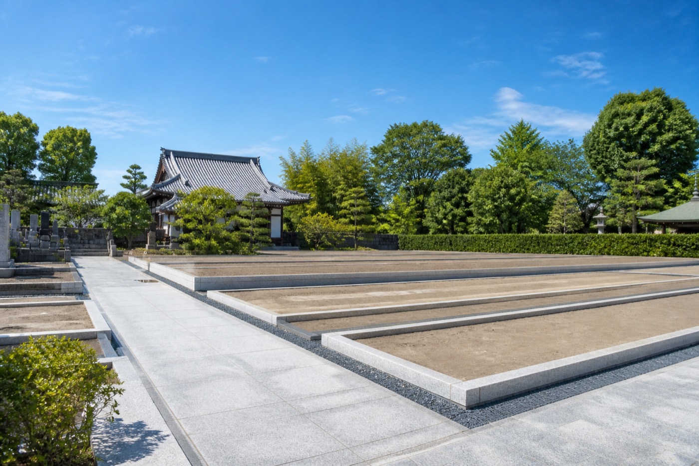 新しく整備された寺院墓地の区画